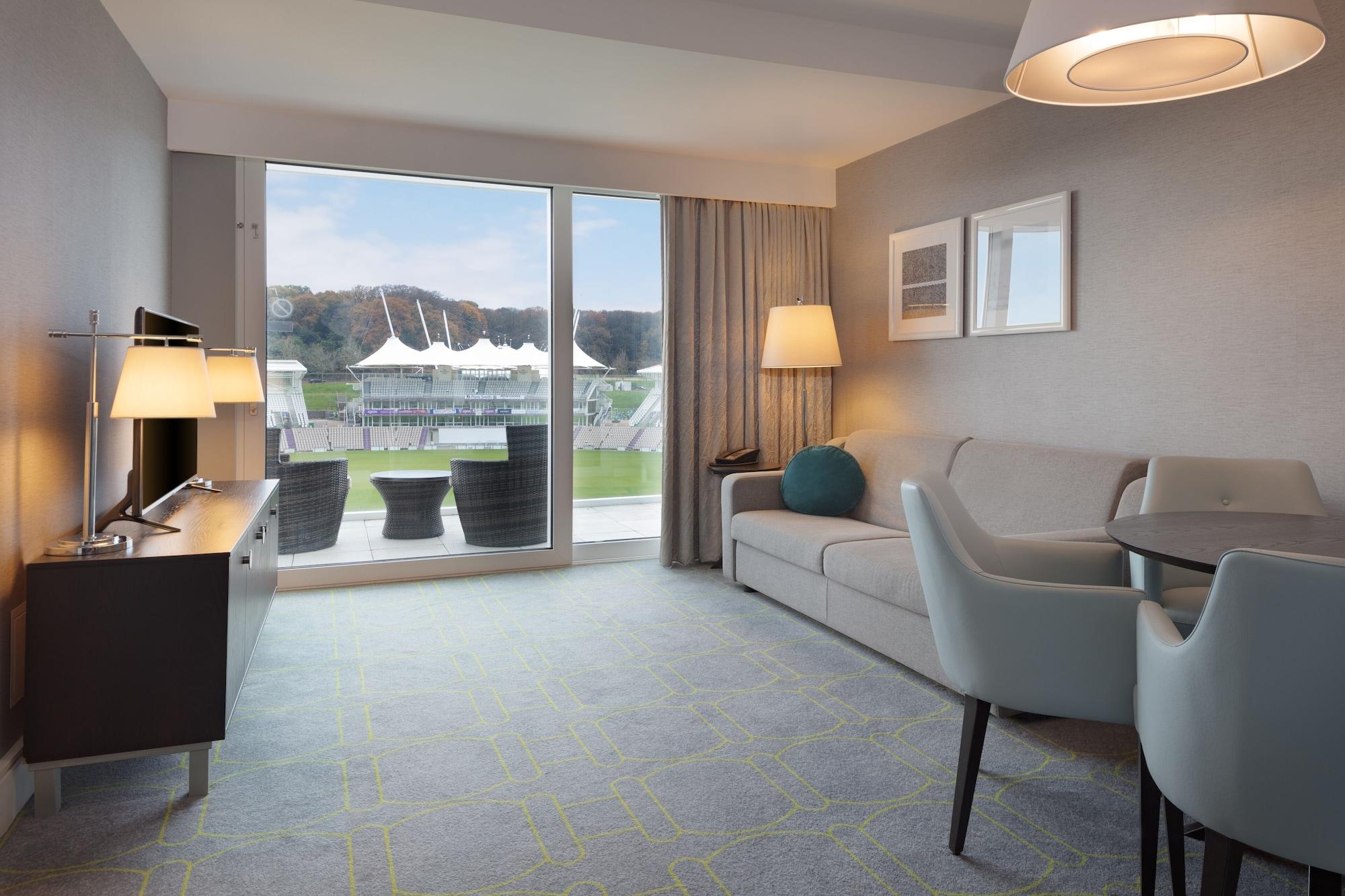 Hilton Southampton - Utilita Bowl Resort 4*