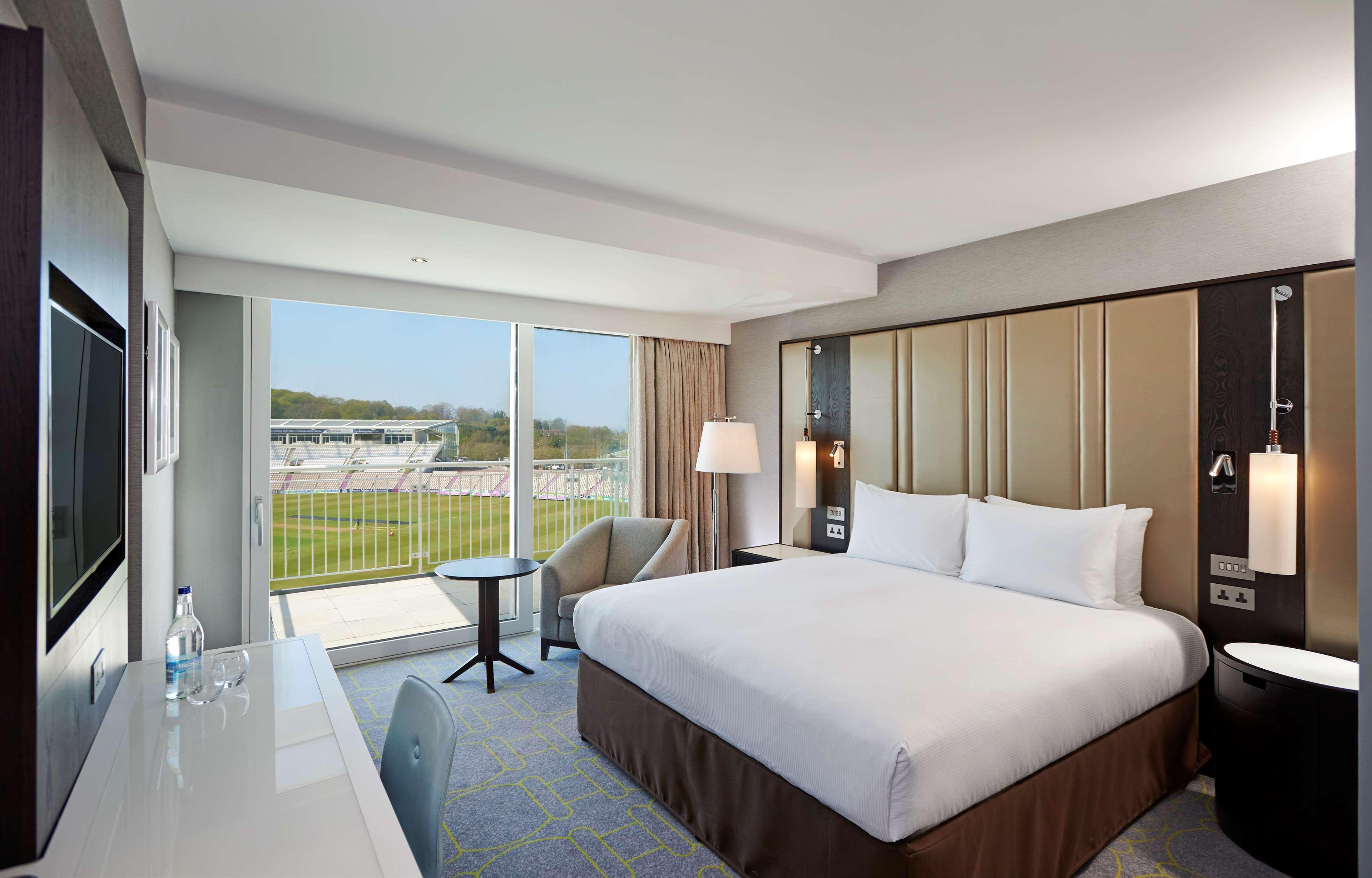 Resort Hilton Southampton - Utilita Bowl