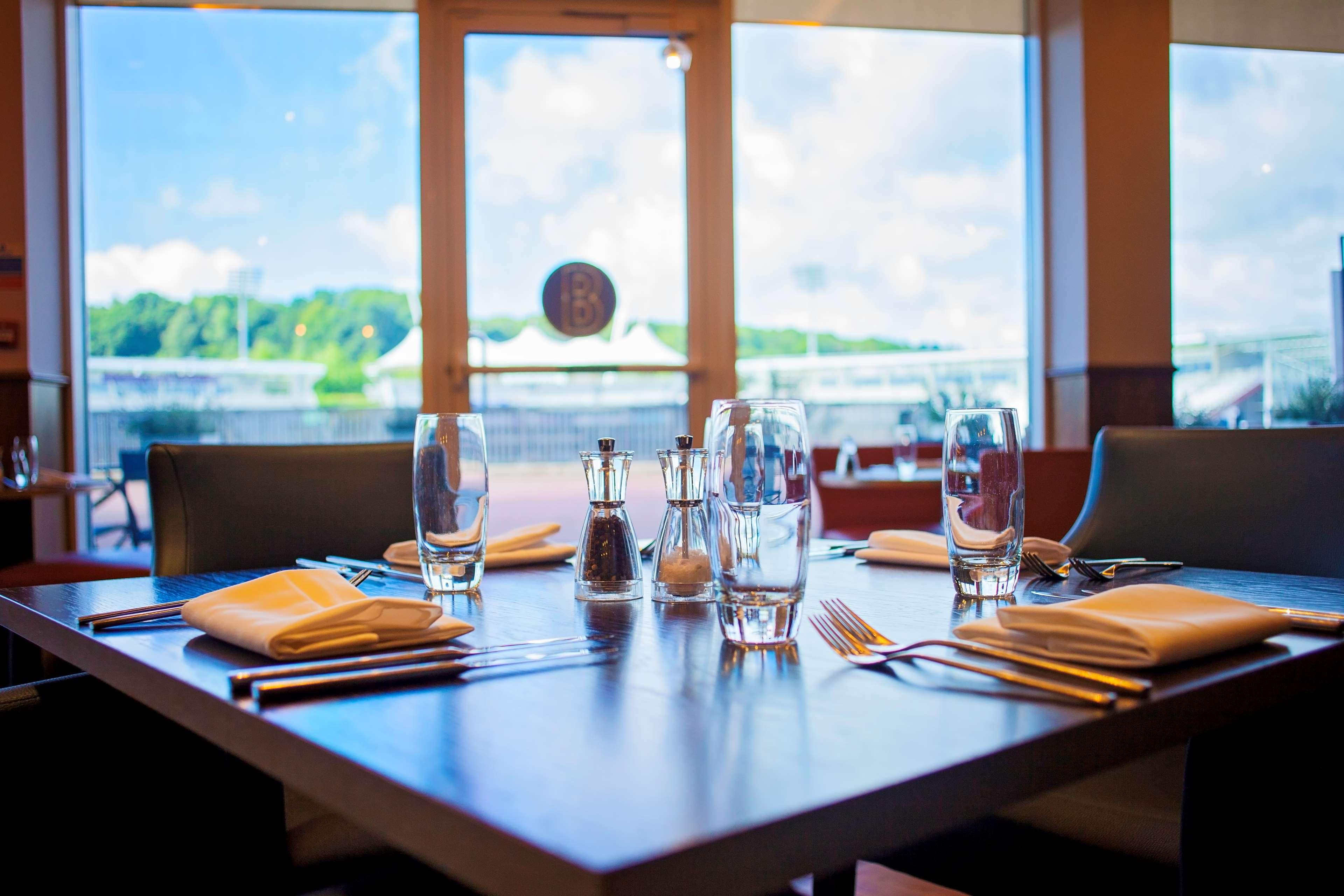 Resort Hilton Southampton - Utilita Bowl Hedge End